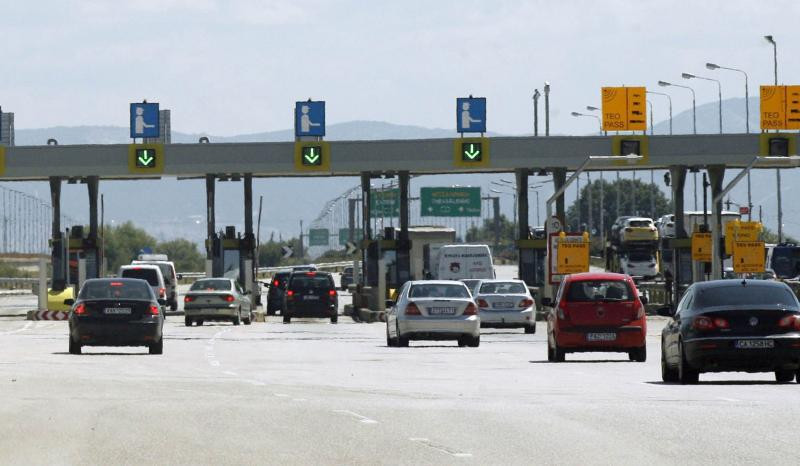 «Δεν πληρώνω τα διόδια, ας με πάνε μέσα – Aν έχεις 50 ευρώ,θα ταΐσεις το παιδί σου» – Bίντεο